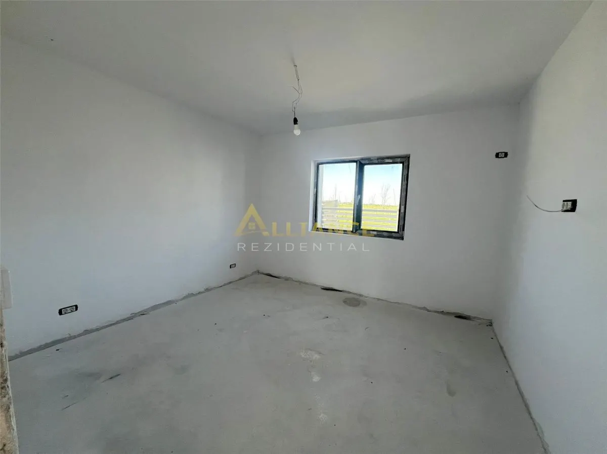 Casa individuala - 3 camere  - 2 bai- teren-375 mp-200 M de STV - foto 13
