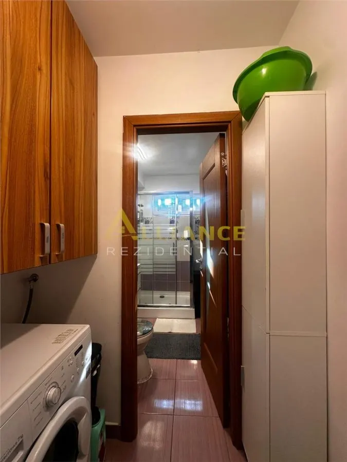 Apartament 3 camere  +2 parcări\STV 2 min \Bulevardul Obregia - foto 12