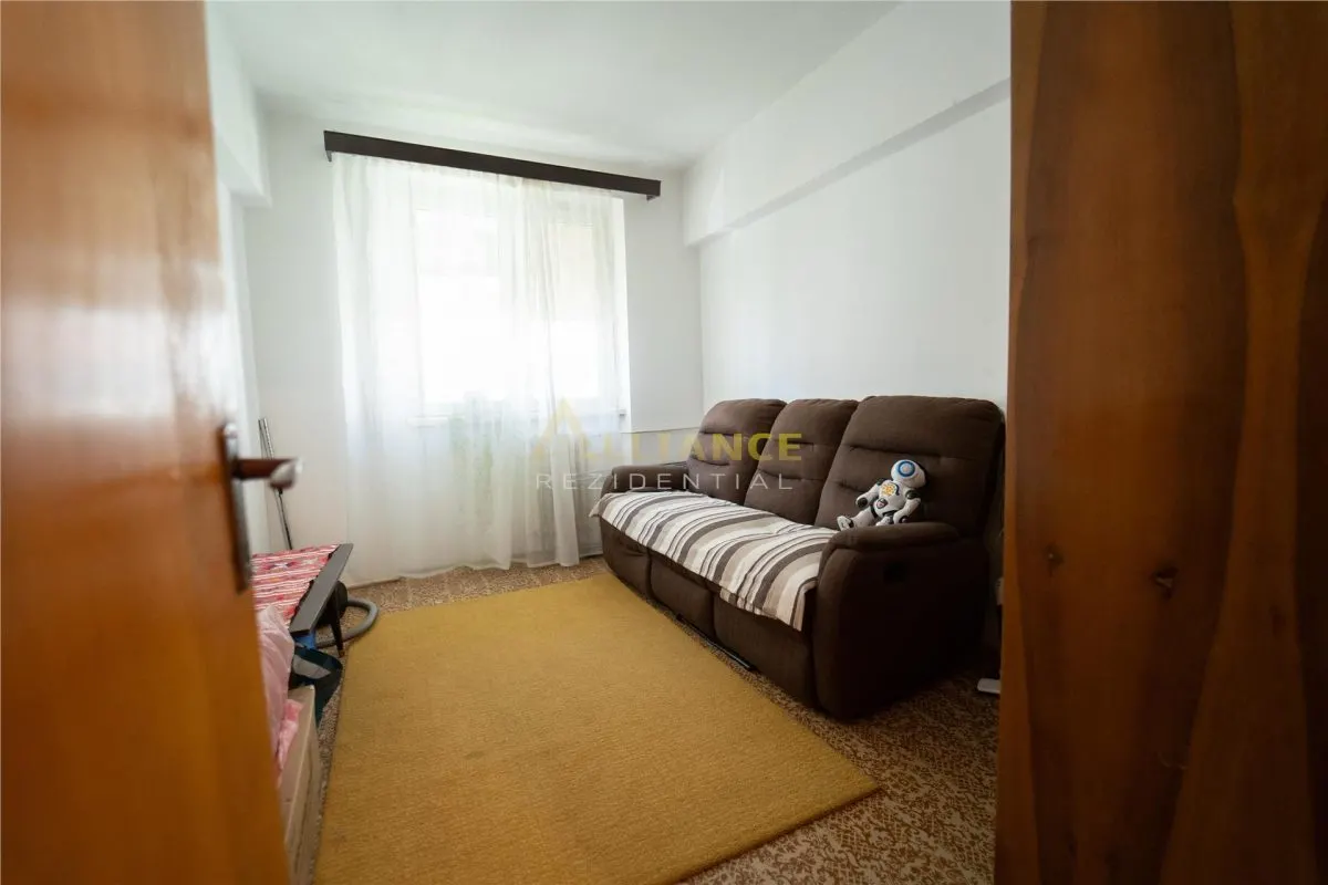 Apartament 3 camere de vanzare – 3 minute Metrou Tineretului si Parcul Tineretului - foto 1