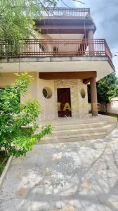 Apărătorii Patriei Vila individuală P+1+M 8 min metrou - Bucuresti