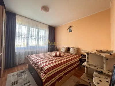 De vanzare apartament 3 camere, situat pe strada Turnul Magurele, intr-un bloc construit in 1974. - foto 8