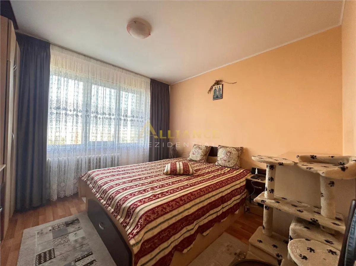 De vanzare apartament 3 camere, situat pe strada Turnul Magurele, intr-un bloc construit in 1974. - foto 8