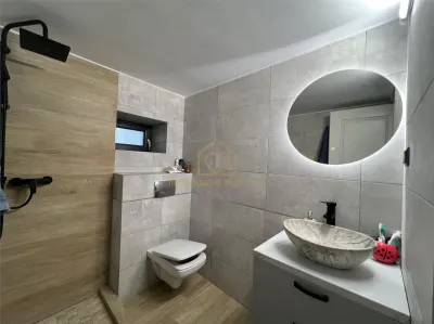 Casa de vanzare cu 5 dormitoare recent renovata - foto 5