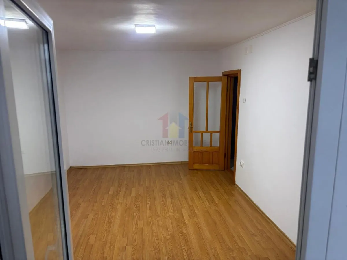3 camere Renovat, confort 1 decomandat, etaj intermediar, Viziru 3 - foto 5
