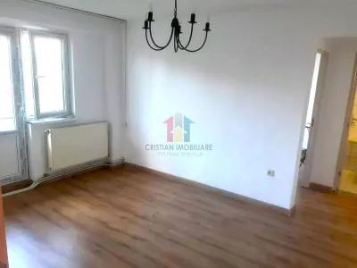 Apartament 2 camere,zona Viziru 3, etaj 5  renovat recent - foto 3