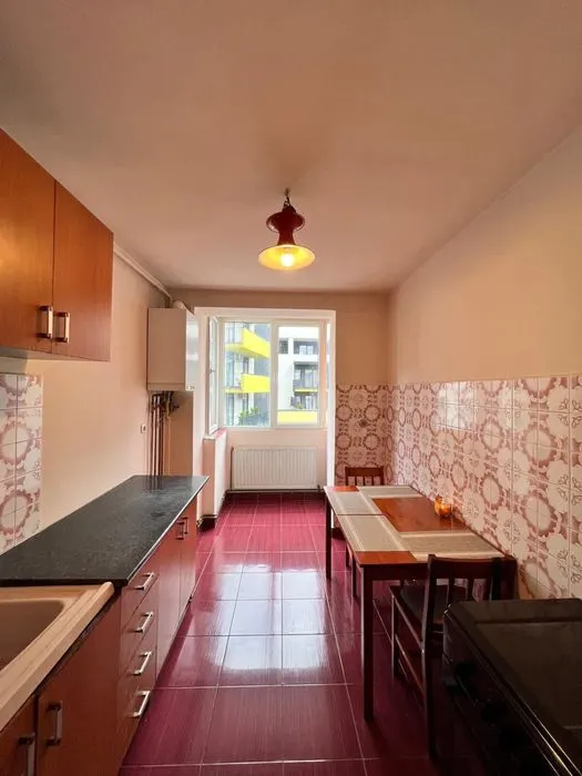 Apartament cu 3 camere Piata Abator - foto 3
