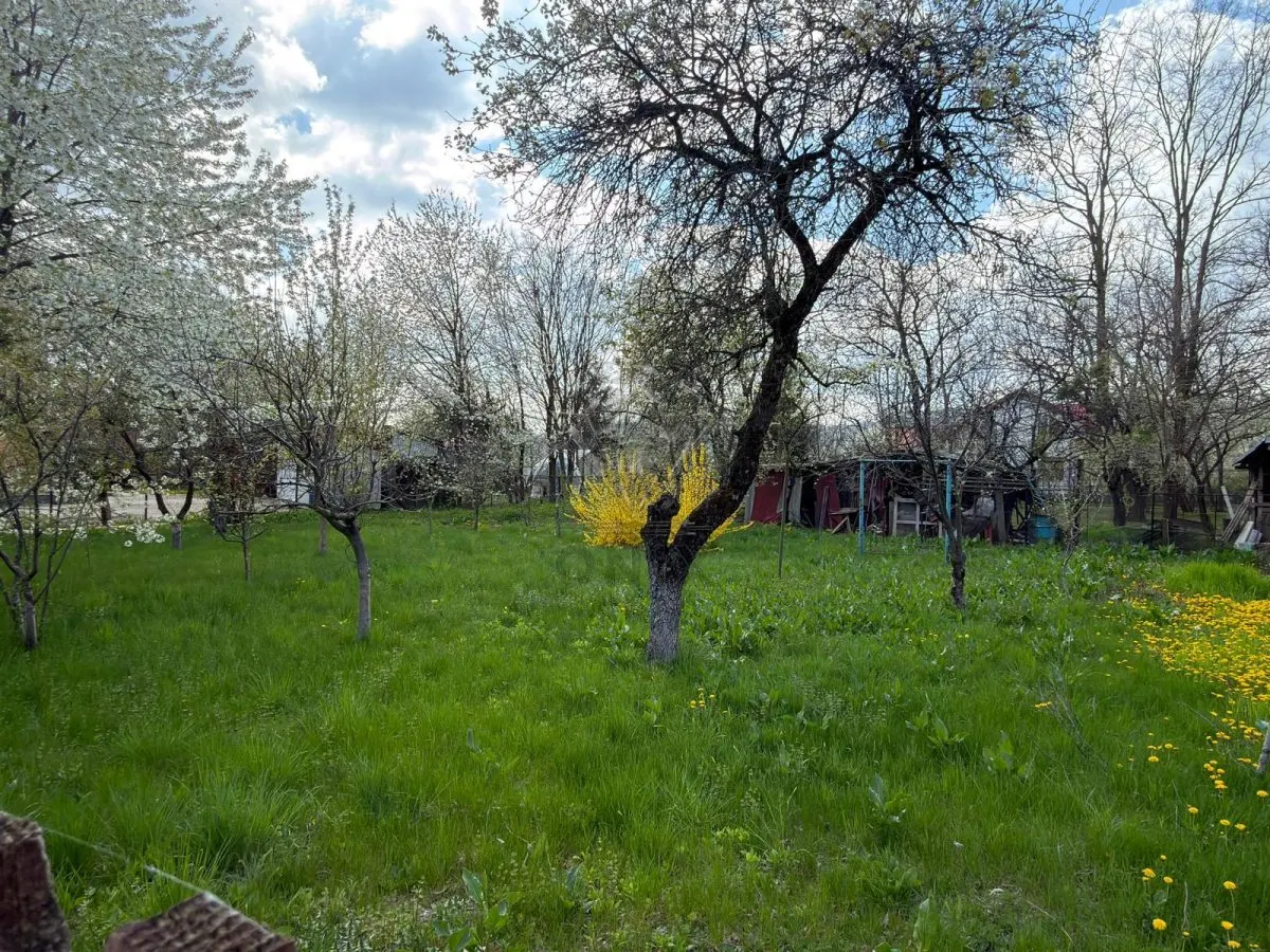 Teren intravilan construibil 1882 mp, front 40 ml, zona turistica, Cornu, Prahova - foto 1