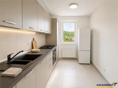 Imobil nou, decomandat,loc parcare, speciala pozitionare Urban Plaza - foto 3