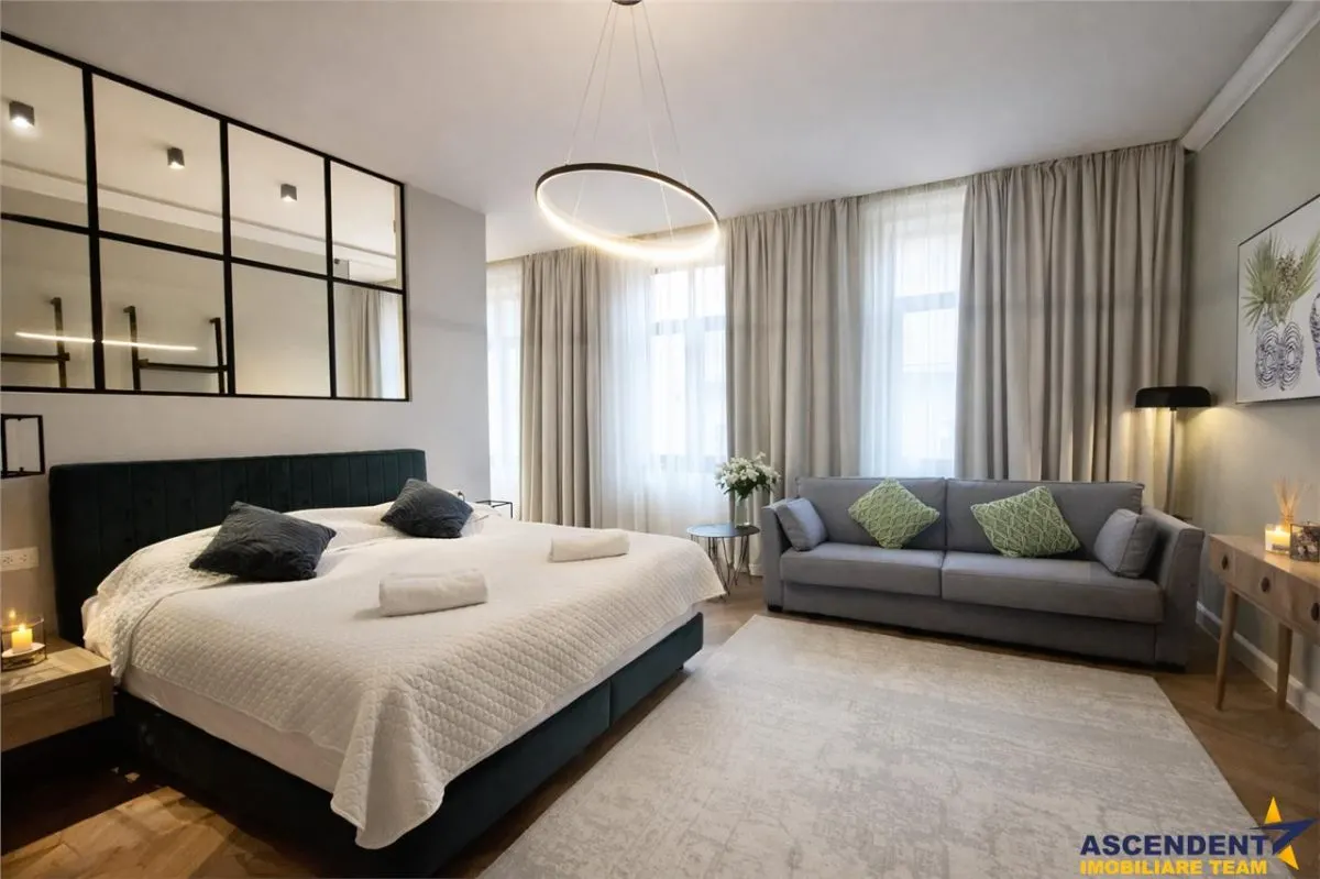 Refugiu urban lux, apartament spectaculos pe aleea pietonala a Postavarului,Centrul Istoric - foto 3