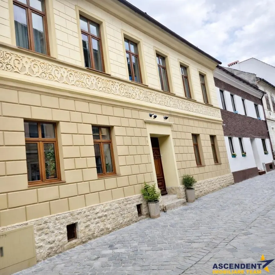 Refugiu urban lux, apartament spectaculos pe aleea pietonala a Postavarului,Centrul Istoric - foto 5