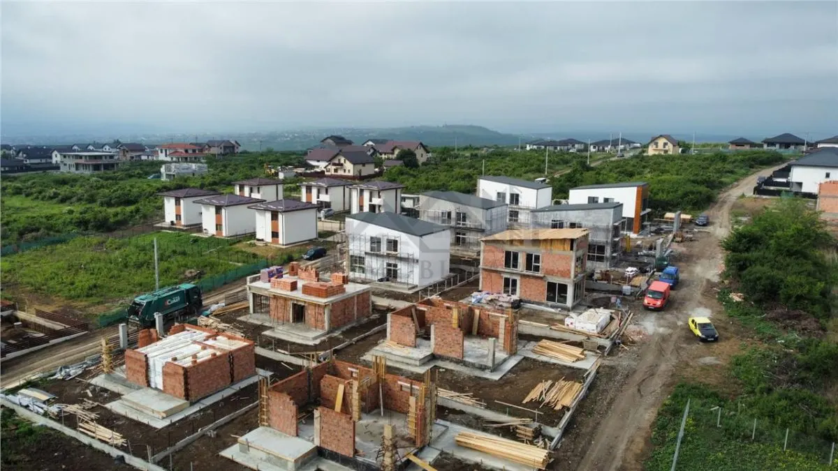 Teren Intravilan Valea Adanca zona Miroslava - foto 4
