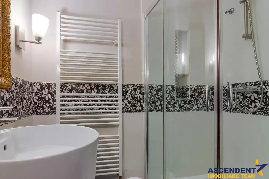Oaza montana: exclusivitate si relaxare,Hotel de 4 stele, cu spa, in apropiere de parti - foto 9