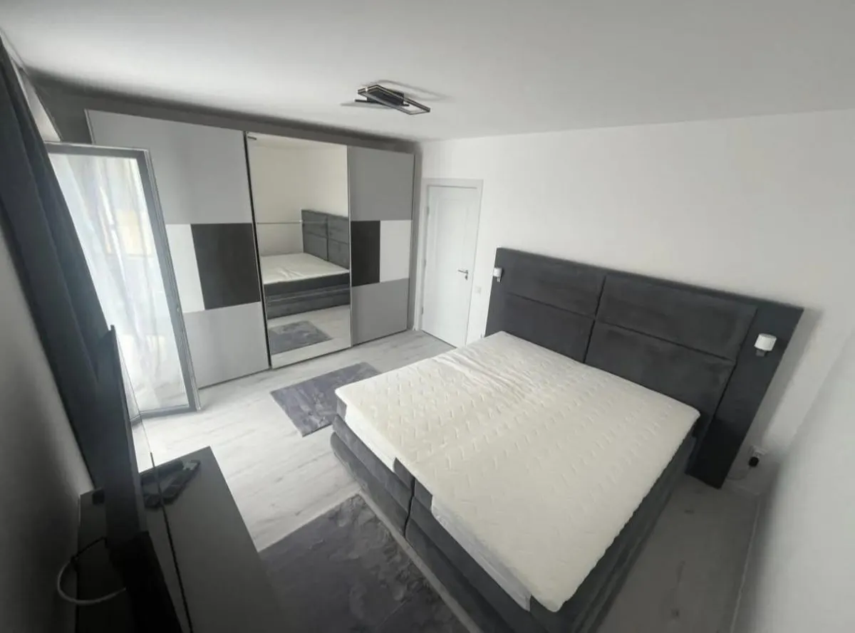 Apartament 2 Camere Complex Rezidential Prima Inchiriere Loc de Parcare Inclus - foto 3