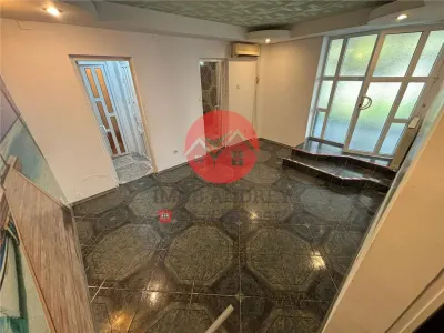 Spatiu ultracentral parter 57 mp, 3 camere, vad excelent - Tulcea