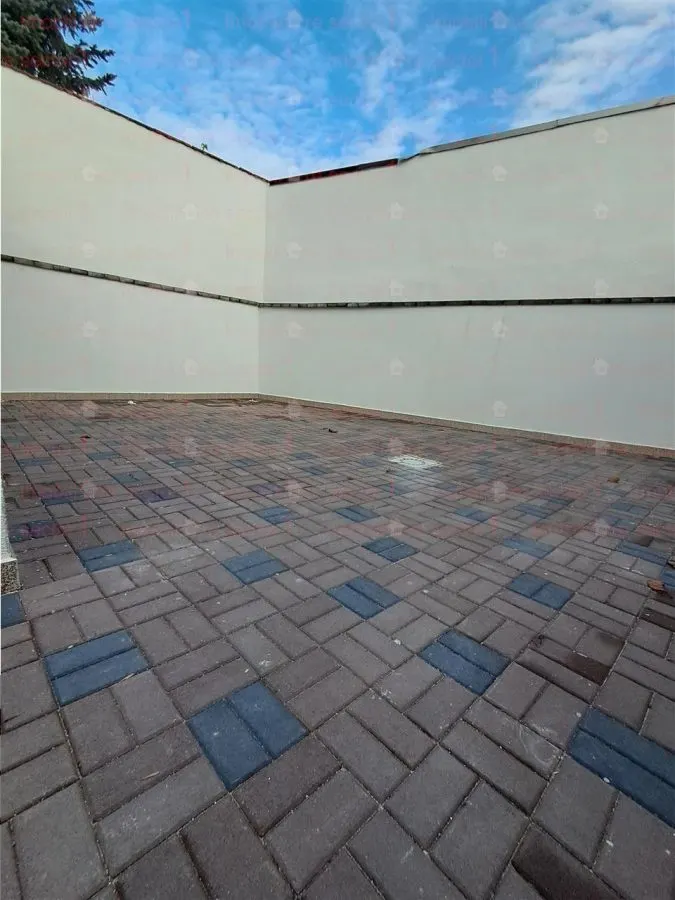Apartament 2 camere demisol fara a fi ingropat in pamant, cu teren in proprietate. - foto 1