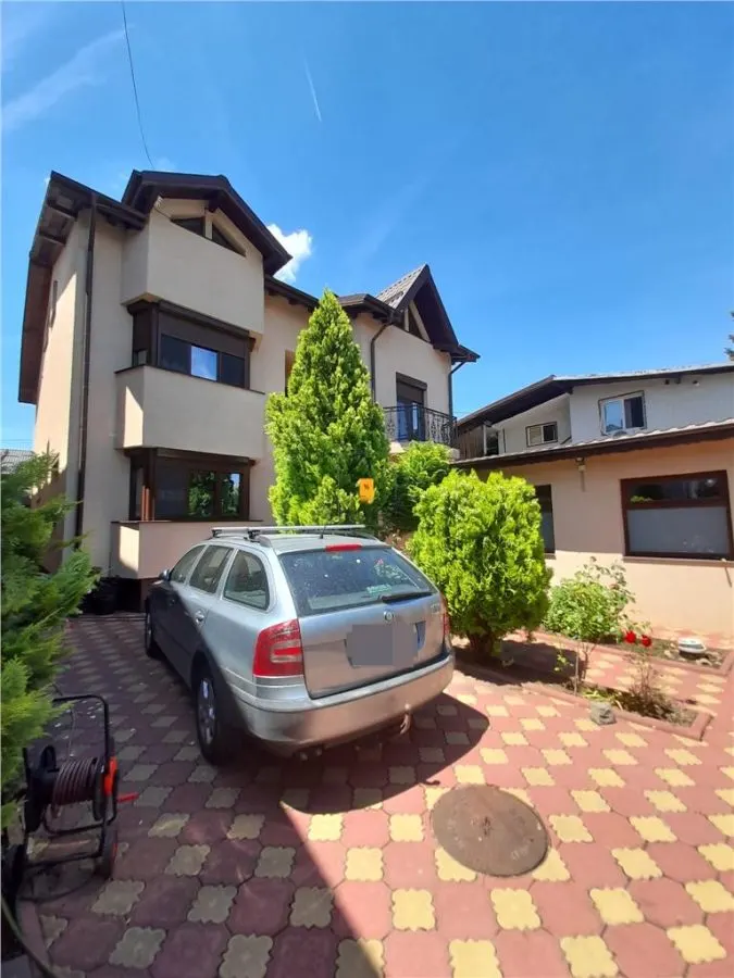 Vanzare casa zona Centrala - foto 1