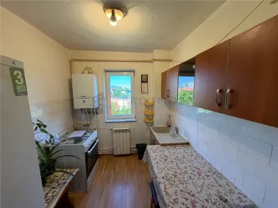 Apartament 2 camere cf 1 semidecomandat zona Crang - foto 5