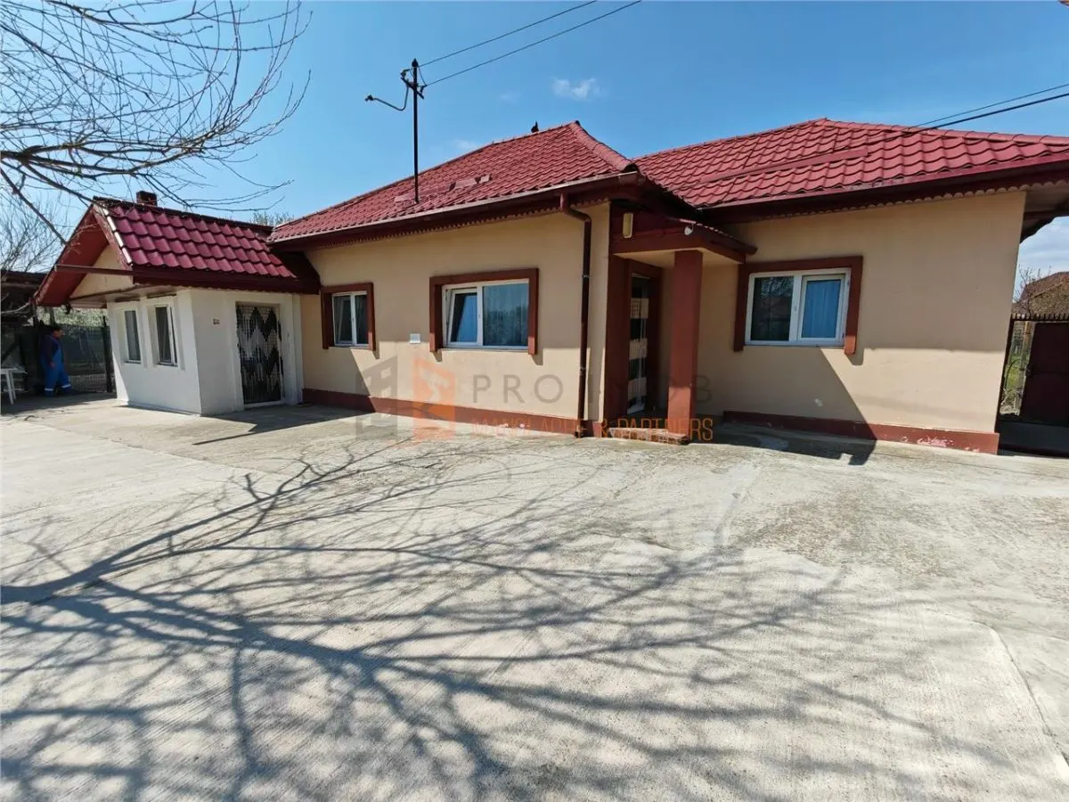 Casa tip parter zona Candesti - foto 1