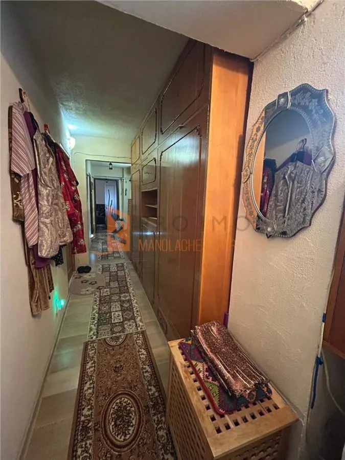 Apartament 3 camere cf1 decomandat zona Centru - foto 1