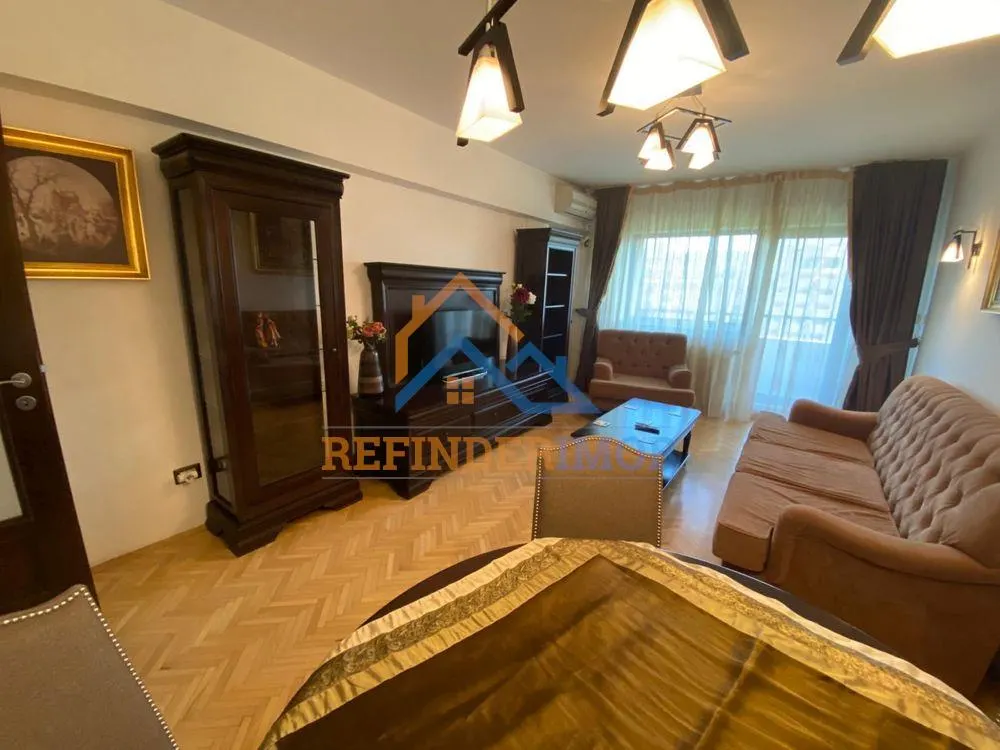 Apartament 2 camere Blv Unirii vedere catre bulevard etaj intermediar - foto 2