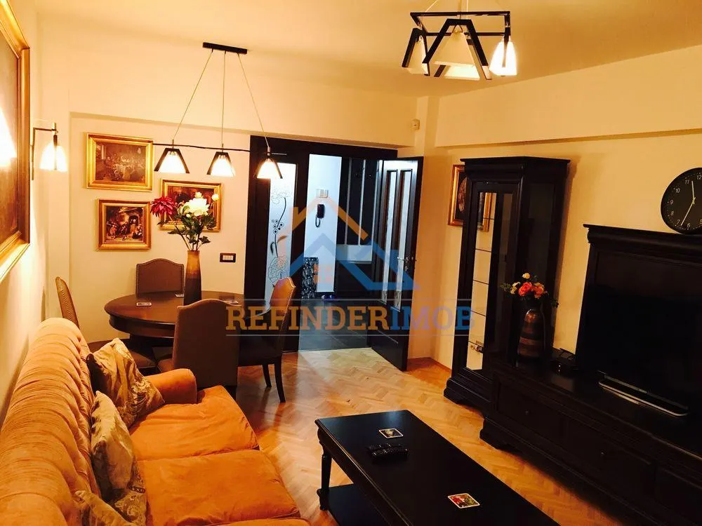 Apartament 2 camere Blv Unirii vedere catre bulevard etaj intermediar - foto 3