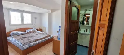 Apartament 4 camere decomandat etaj intermediar Tractorul - Brasov