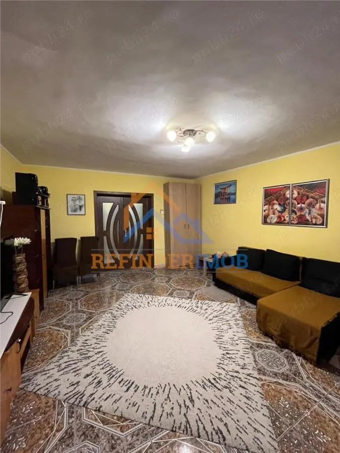 Vanzare Apartament cu 3 camere, zona Piata Unirii - foto 1