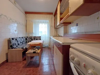 Apartament 3 Camere Decomandat - Blv Independenţei- 550 euro - foto 2