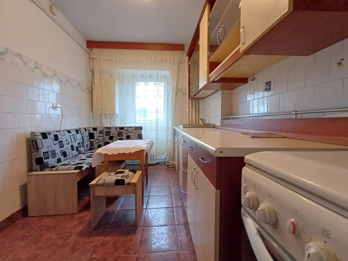 Apartament 3 Camere Decomandat - Blv Independenţei- 550 euro - foto 2