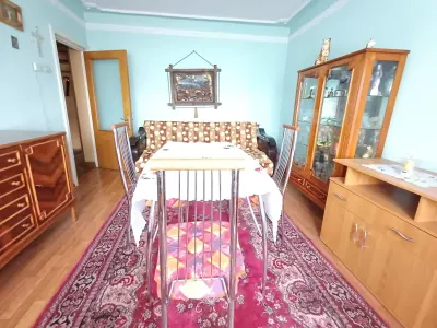 Apartament 3 Camere Decomandat - Blv Independenţei- 550 euro - foto 8