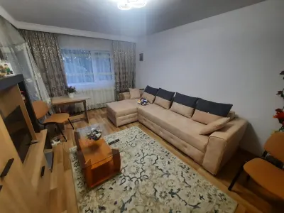 Apartament 3 camere decomanadat, etaj 2/4, zona Cug, 128.000 Euro - Iasi
