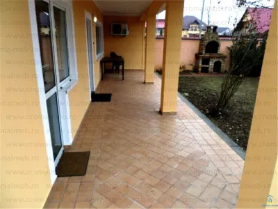Inchiriere vila de lux 5 camere Exterior Est - foto 12