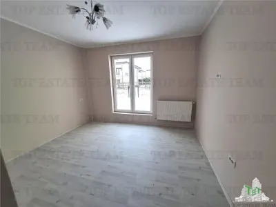 Oportunitate/ Vila spatioasa Familie/Complex  Crevedia - foto 10