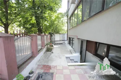Apartament 2 camere si curte de 37 mp, aproape de Scoala 179 de vanzare in zona Damaroaia - foto 3
