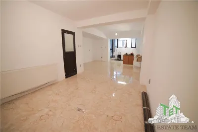 Apartament 2 camere si curte de 37 mp, aproape de Scoala 179 de vanzare in zona Damaroaia - foto 4