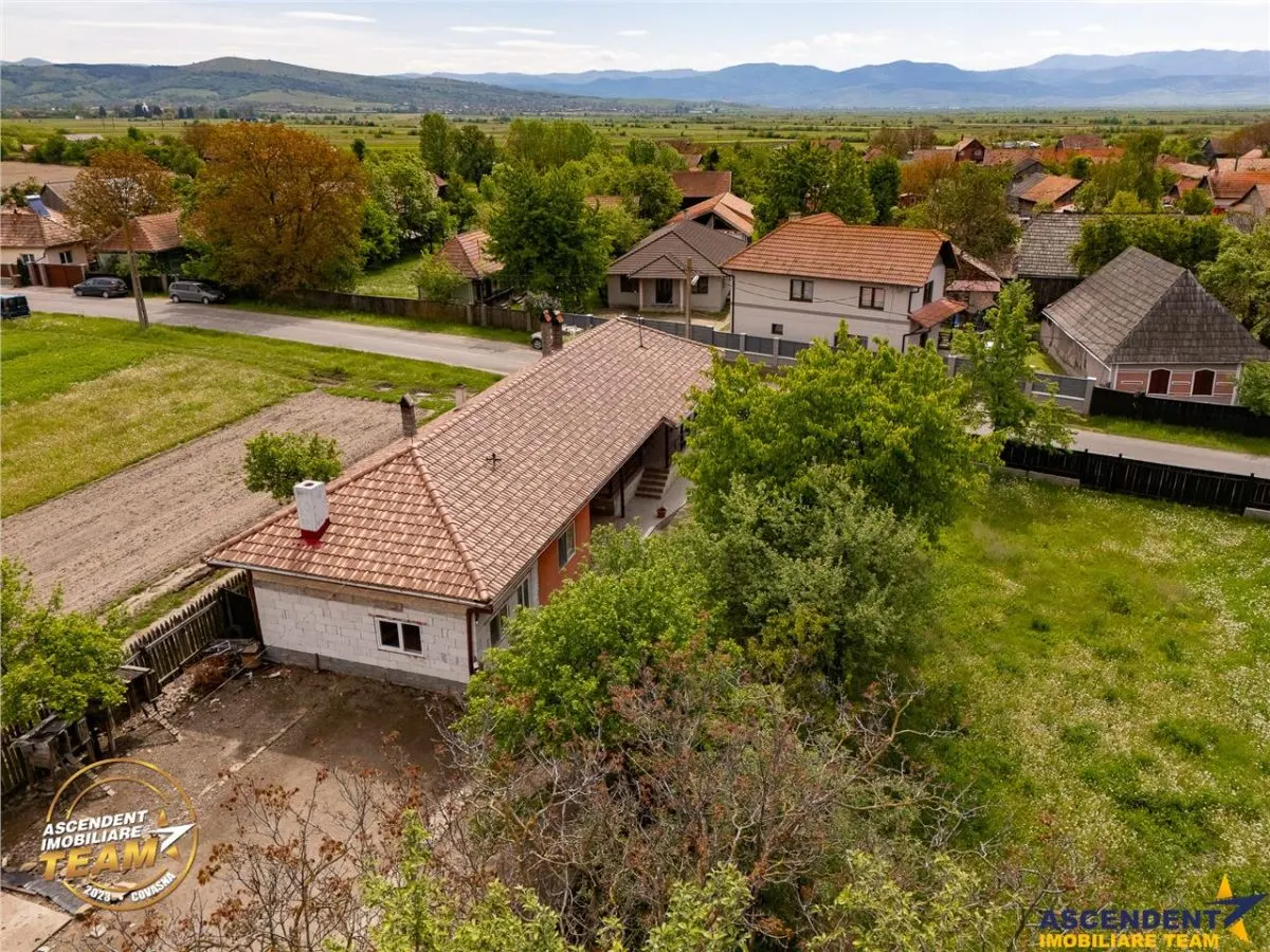 1.200mp teren si casa cu gradina inflorata, aproape de Targu Secuiesc: Belani - foto 12