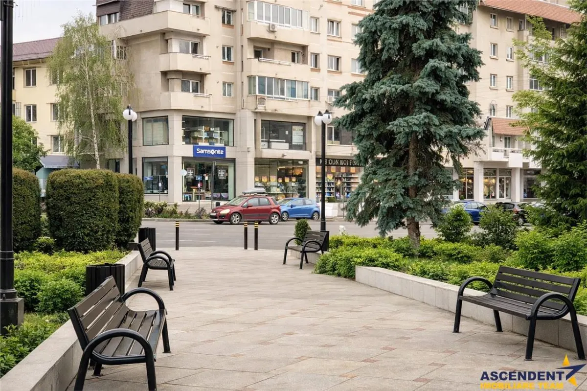 Spatiul Comercial, compartimentabil si in 3 unitati, cu acces separat, Central, Campina - foto 1