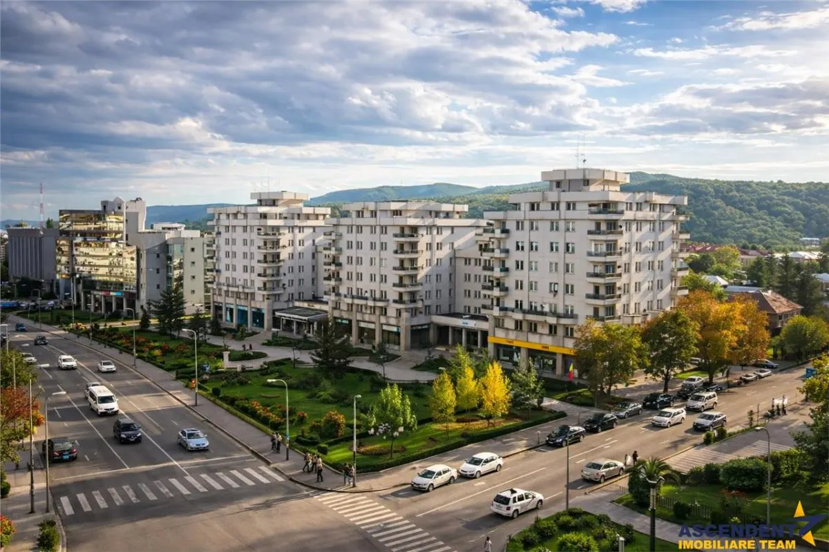 Spatiul Comercial, compartimentabil si in 3 unitati, cu acces separat, Central, Campina - foto 3