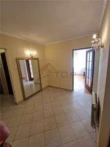 UMF, Inchiriere, 3 camere decomandat, etaj 1, liber ! - foto 2