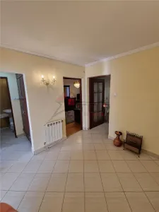 UMF, Inchiriere, 3 camere decomandat, etaj 1, liber ! - foto 3