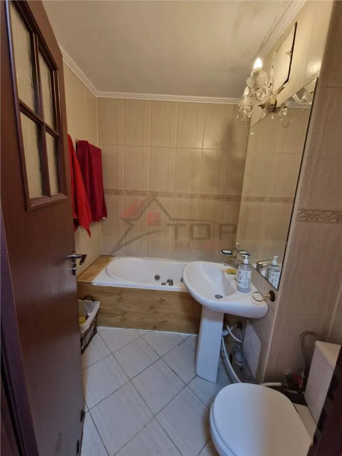 UMF, Inchiriere, 3 camere decomandat, etaj 1, liber ! - foto 4