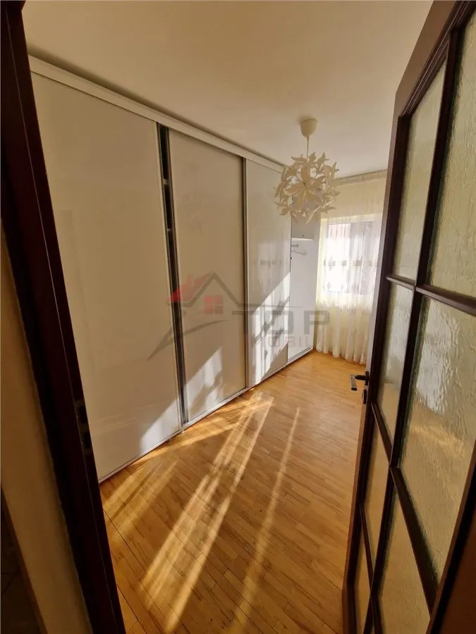 UMF, Inchiriere, 3 camere decomandat, etaj 1, liber ! - foto 6