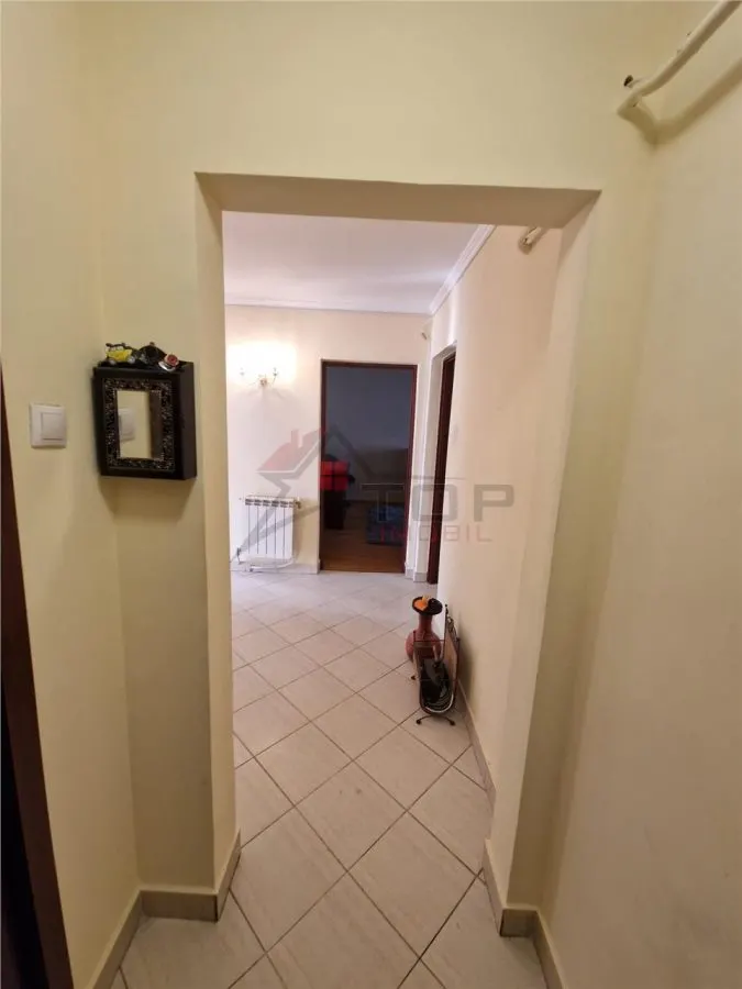 UMF, Inchiriere, 3 camere decomandat, etaj 1, liber ! - foto 9