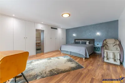 Pretabila si clinica/sediu firma:Vila high tech,semineu,jacuzzi,terasa,10 camere, Central, Brasov - foto 11