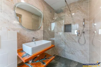Pretabila si clinica/sediu firma:Vila high tech,semineu,jacuzzi,terasa,10 camere, Central, Brasov - foto 18