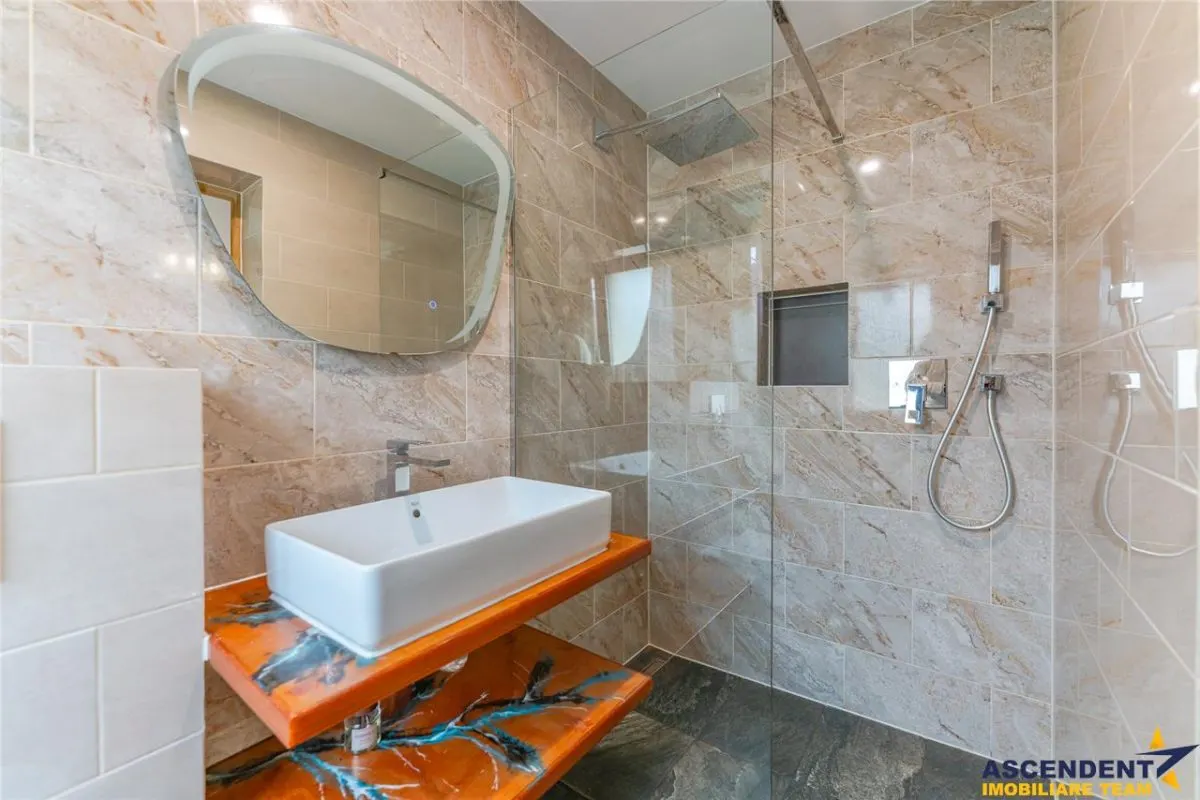 Pretabila si clinica/sediu firma:Vila high tech,semineu,jacuzzi,terasa,10 camere, Central, Brasov - foto 18