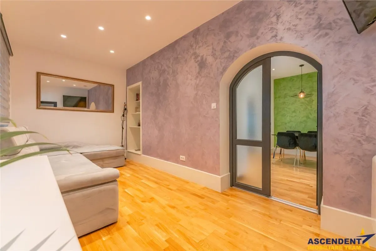 Pretabila si clinica/sediu firma:Vila high tech,semineu,jacuzzi,terasa,10 camere, Central, Brasov - foto 19