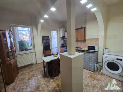 Apartament central 110 mp | Ideal locuita sau birou | 4 camere |  et.2/7 - foto 2