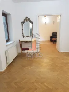 Armeneasca, apartament deosebit, 5 camere, renovat , zona cu acces facil. - foto 2