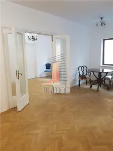 Armeneasca, apartament deosebit, 5 camere, renovat , zona cu acces facil. - foto 3